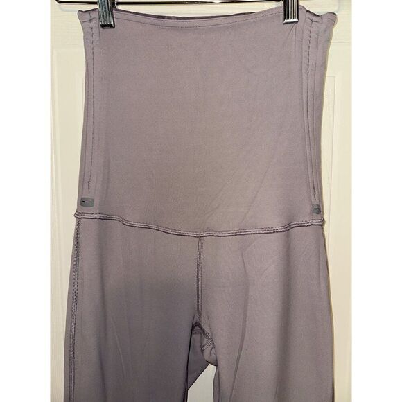 Lululemon Reversible HugโYour Core Super High Rise Tight 28" Sz 6 - Picture 14 of 16